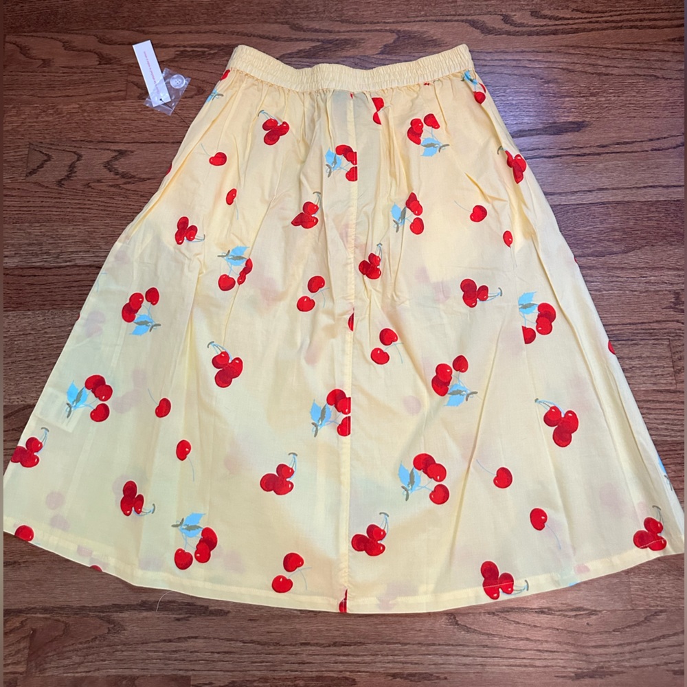 ModCloth skirt size M, cherry print